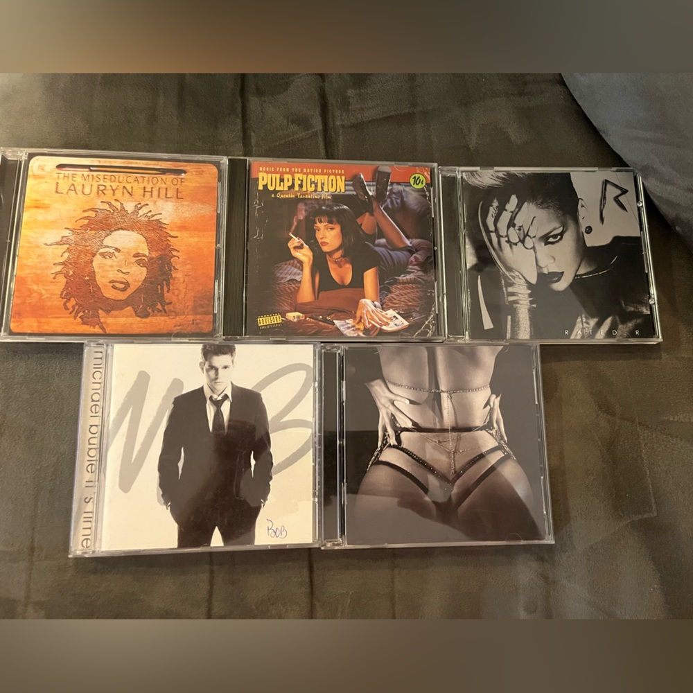 5 used CD Lot - Beyonce, Rihanna, Michael Buble, pulp fiction ost, Lauryn Hill